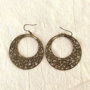 Gold filigree hoop earrings! 🌸